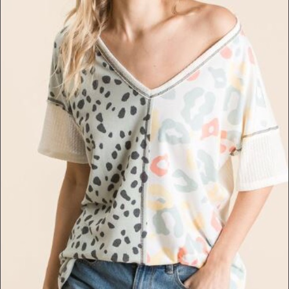 NEW‼️💕IVORY SAGE ANIMAL PRINT WAFFLE 💕- top